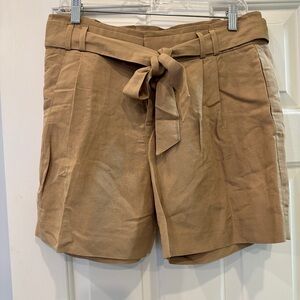 Brand New Banana Republic luxury linen shorts in beige